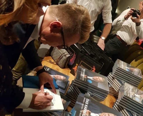 Signierstunde "DAS KAHN-GEN"